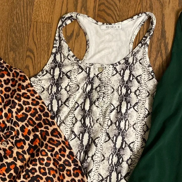 Three body suits - Picture 4 of 5